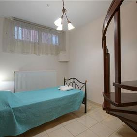 7 bedroom seaside villa with pool, Kassiopi, sleeps 13